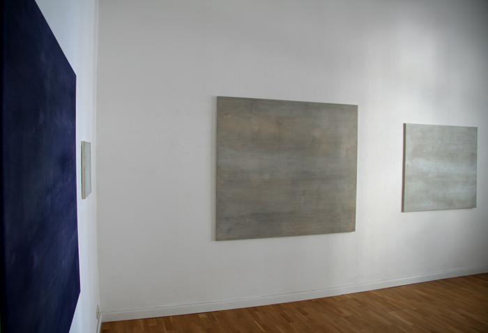 Vergrößerung: Galerieraum,über Eck mit der 4 Bildern